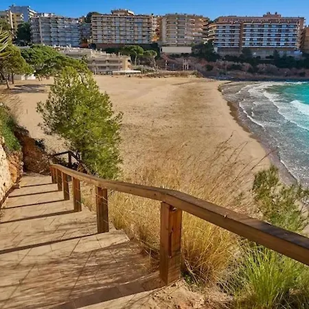 520 - Golden Coast Paradise Apartment